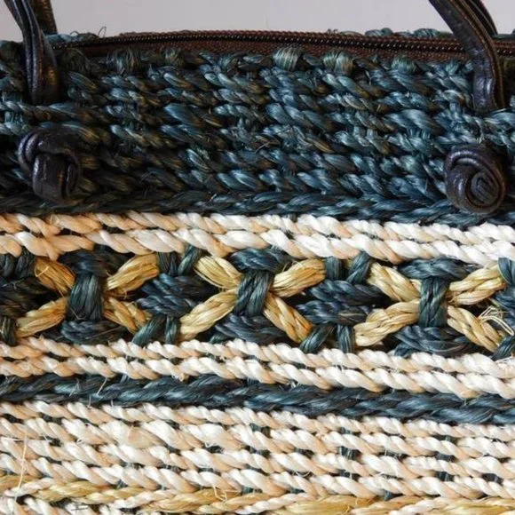 Woven Rattan Purse - Picture 2 of 9